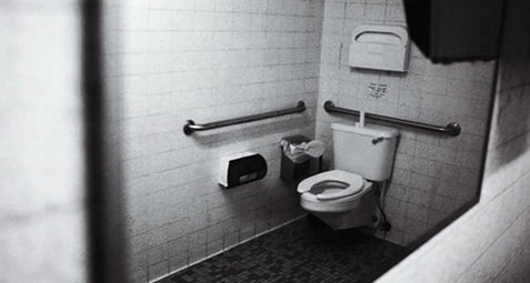 عدم رعایت بهداشت مردم چین در توالت های عمومی!
