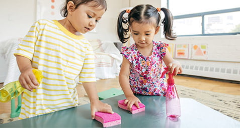 5 روش برای اینکه کودکان را به مشارکت در کارهای خانه علاقه مند کنیم